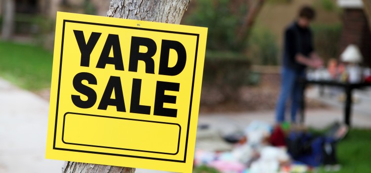 How to pull off the ultimate yard sale before moving